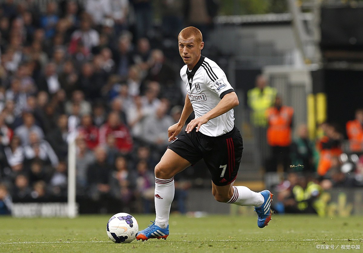  费德勒在老鹰比赛中战术调整，出色防守引发热议！